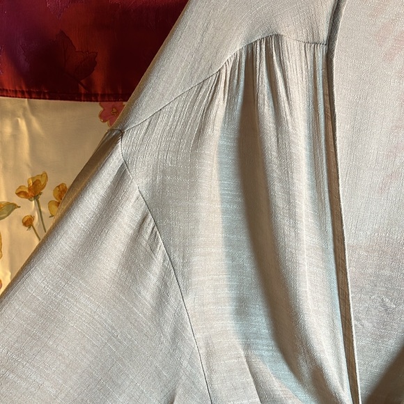 Lightweight/Sheer Beige Shrug/Wrap - Picture 3 of 5